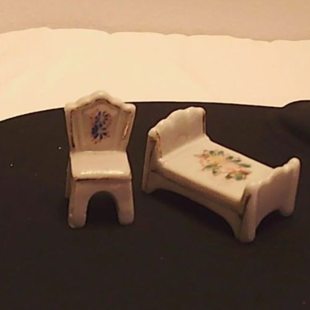 Vtg Mini Dollhouse Furniture Bone China 2 Bed and Chair Japan